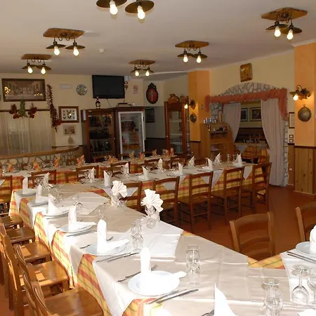 Oda ve Kahvaltı Oasi Lago Salso *