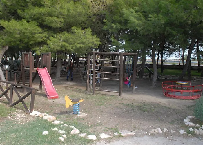 فندق مبيت وإفطار Oasi Lago Salso سيبونتو